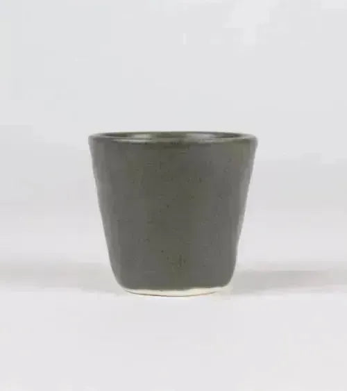Esmalte verde con efecto oscuro para baja temperatura. - Hilario Studio Pottery 