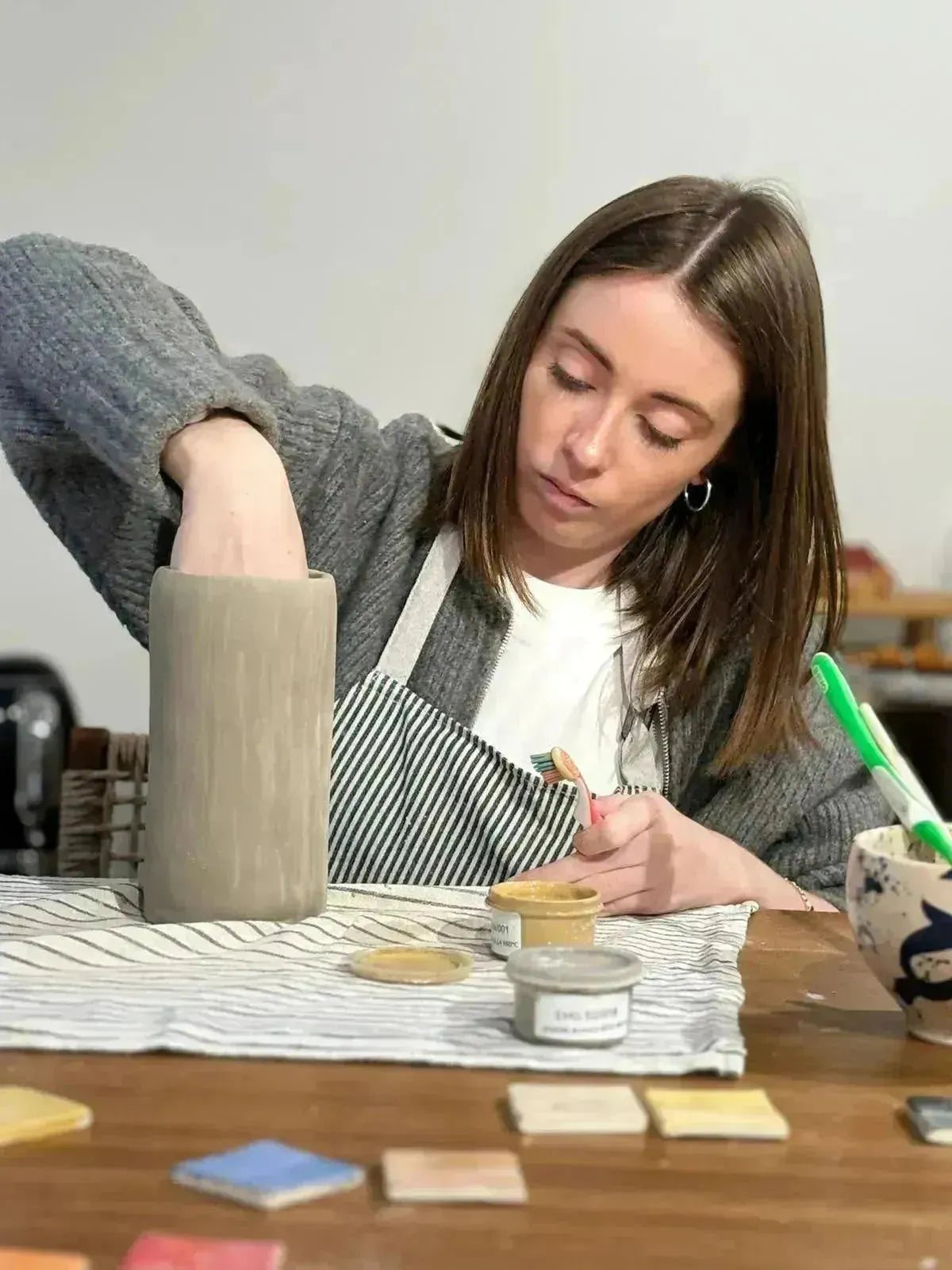 Pinta y Diseña sobre cerámica. - Hilario Studio Pottery 